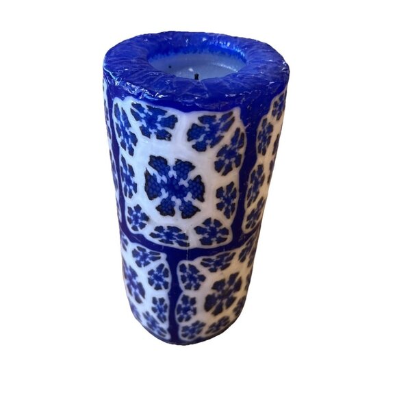 Stonia Creations Inc. 6" Blue&white Candle 70 Hour Burn Time - Picture 1 of 7